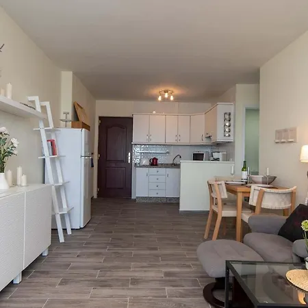 Ocean View Apartment *